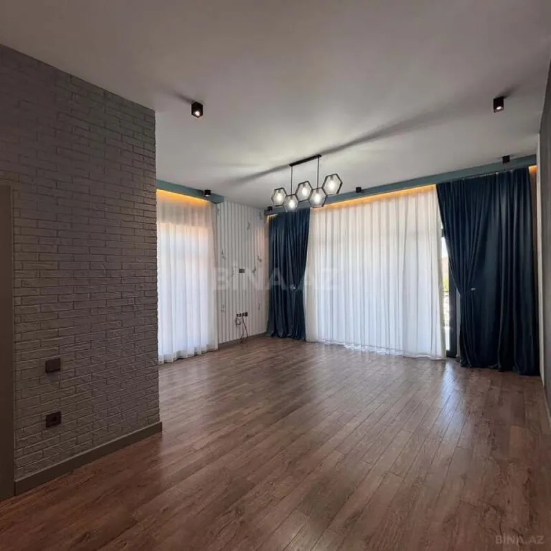 Satılır 7 otaqlı həyət evi 350 m²