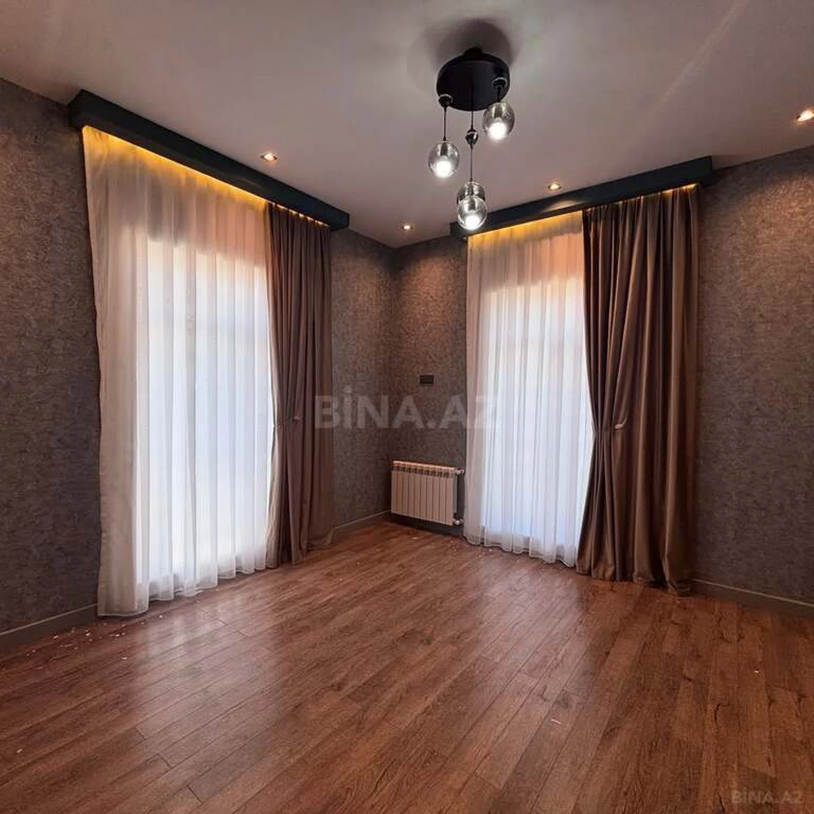 Satılır 7 otaqlı həyət evi 350 m²