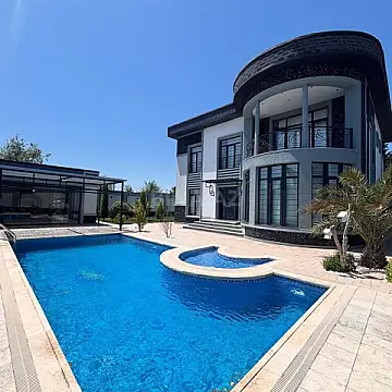 Satılır 7 otaqlı həyət evi 350 m²