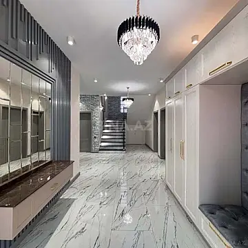Satılır 7 otaqlı həyət evi 350 m²