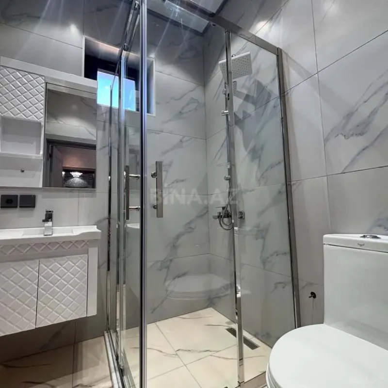Satılır 7 otaqlı həyət evi 350 m²