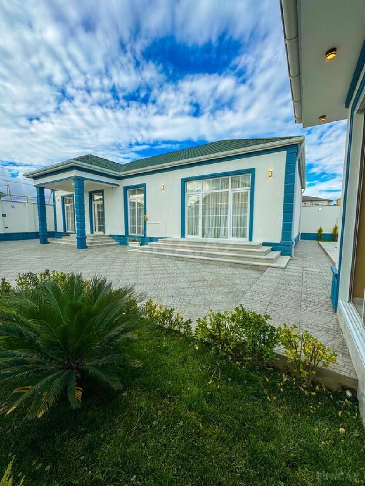 Satılır 4 otaqlı həyət evi 180 m²