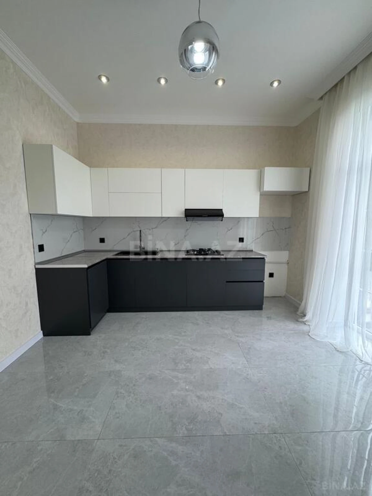 Satılır 4 otaqlı həyət evi 180 m²