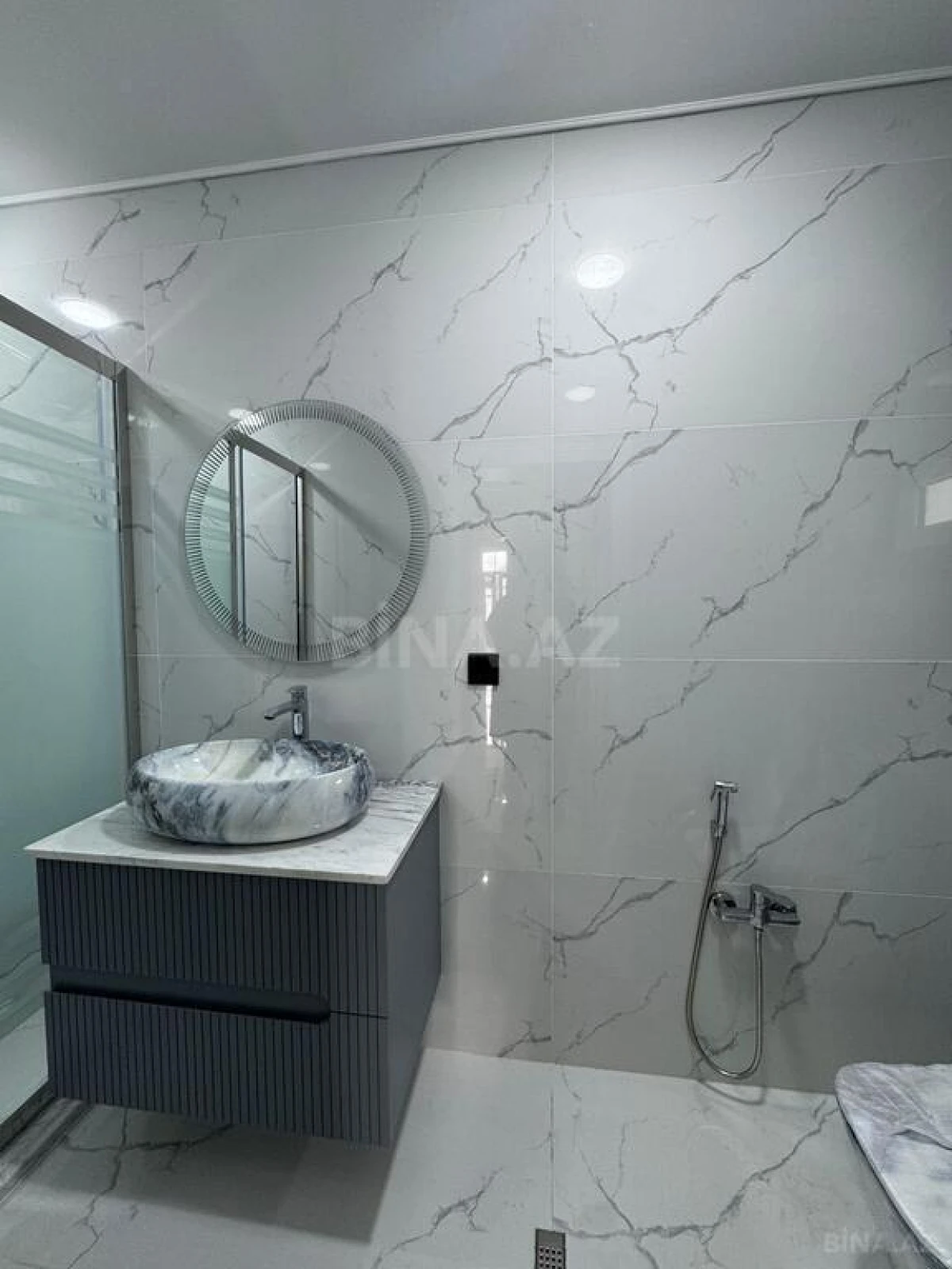 Satılır 4 otaqlı həyət evi 180 m²