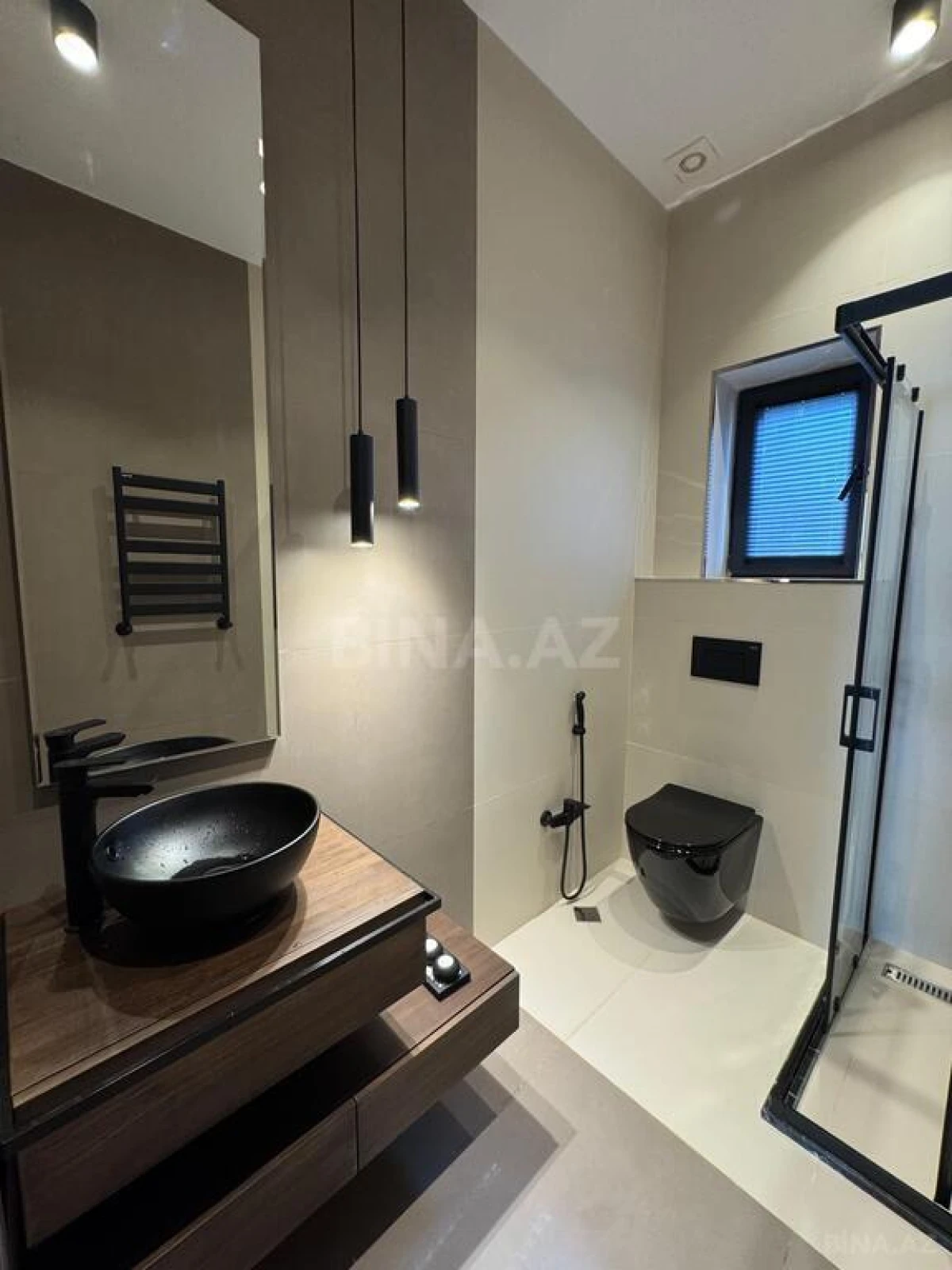 Satılır 4 otaqlı həyət evi 200 m²