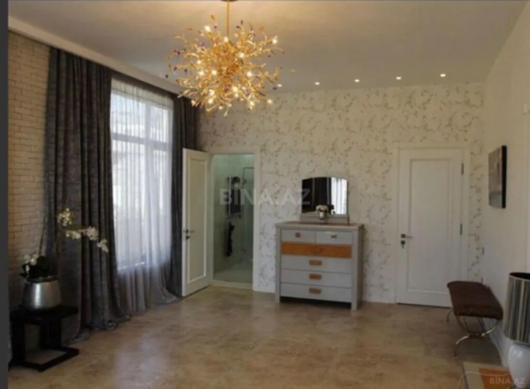 Satılır 6 otaqlı həyət evi 300 m²