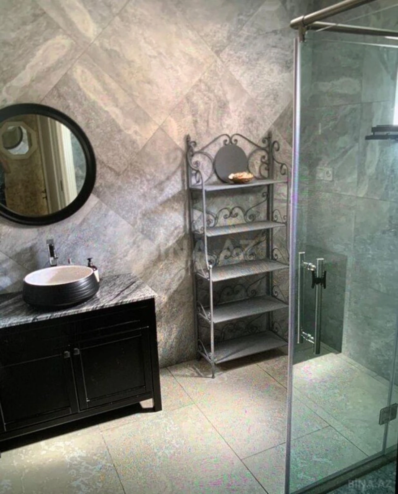 Satılır 6 otaqlı həyət evi 300 m²