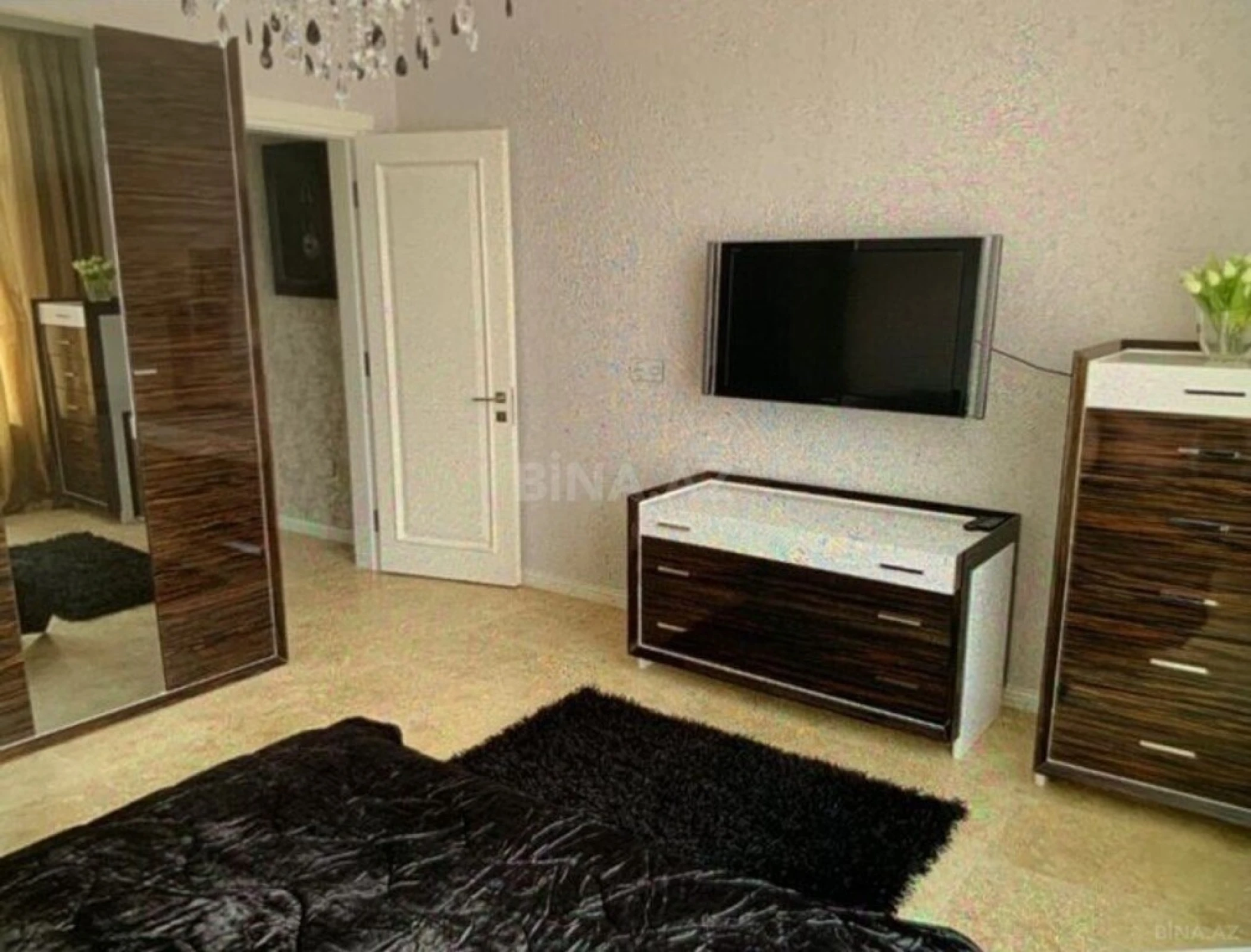 Satılır 6 otaqlı həyət evi 300 m²