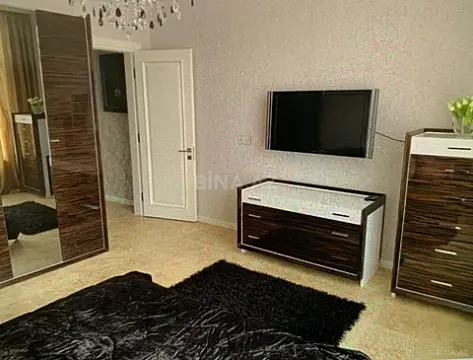 Satılır 6 otaqlı həyət evi 300 m²