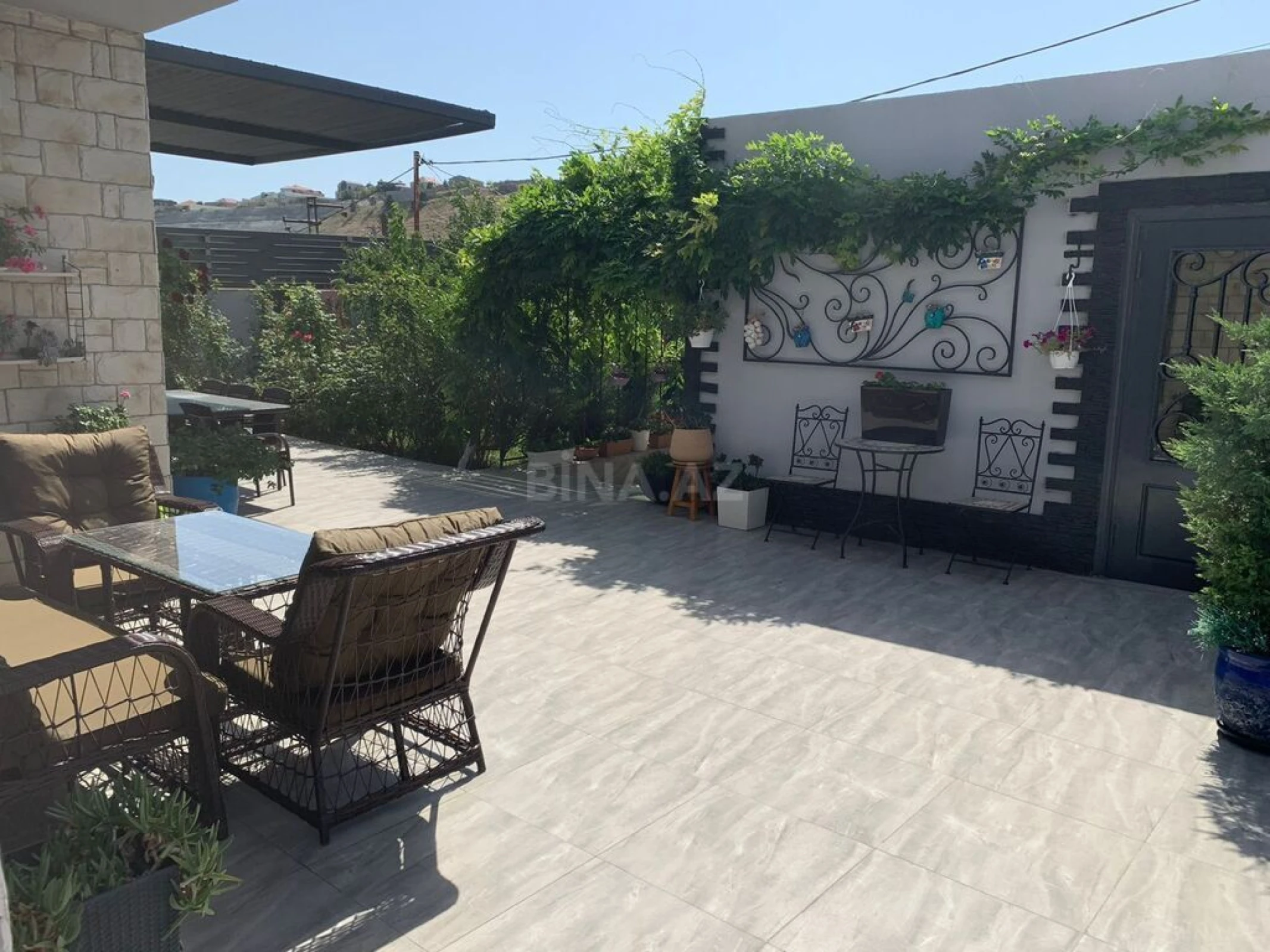 Satılır 6 otaqlı həyət evi 300 m²
