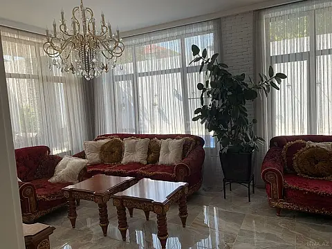 Satılır 6 otaqlı həyət evi 300 m²