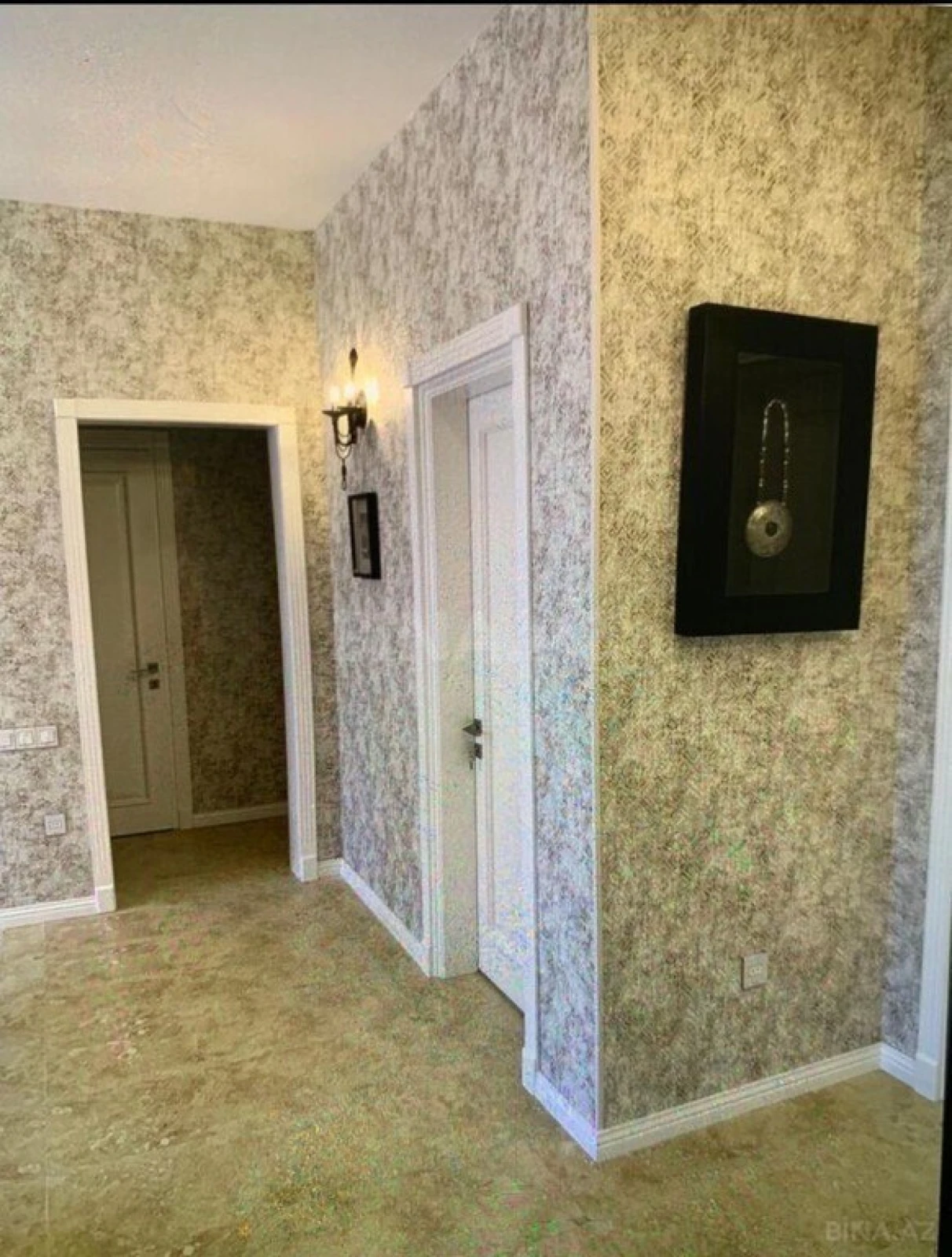 Satılır 6 otaqlı həyət evi 300 m²