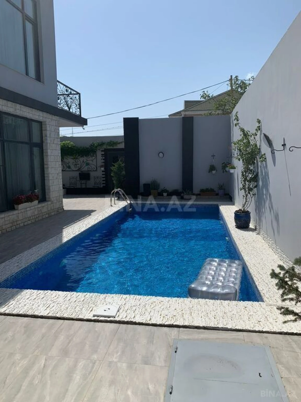 Satılır 6 otaqlı həyət evi 300 m²