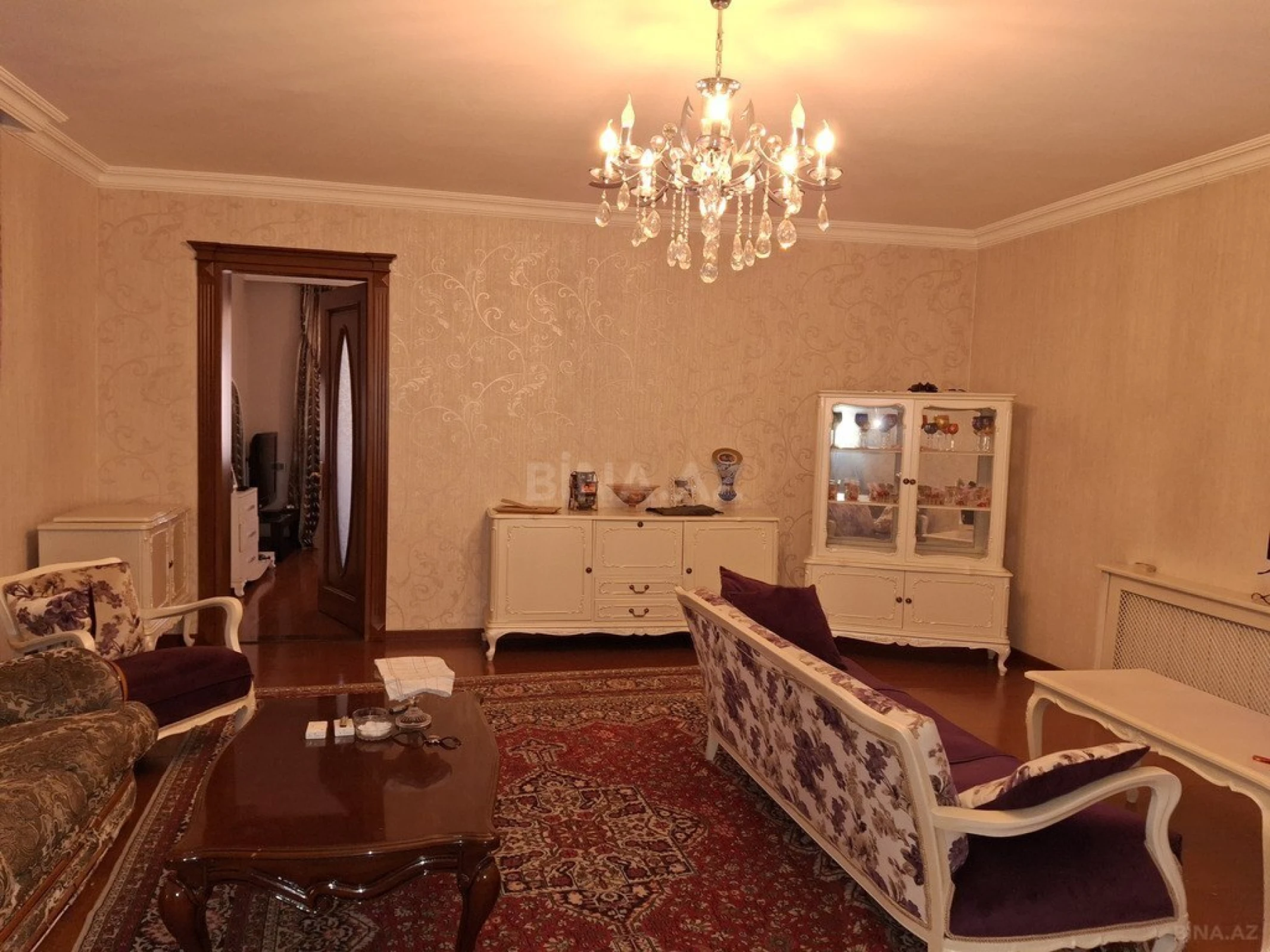 Satılır 9 otaqlı həyət evi 620 m²