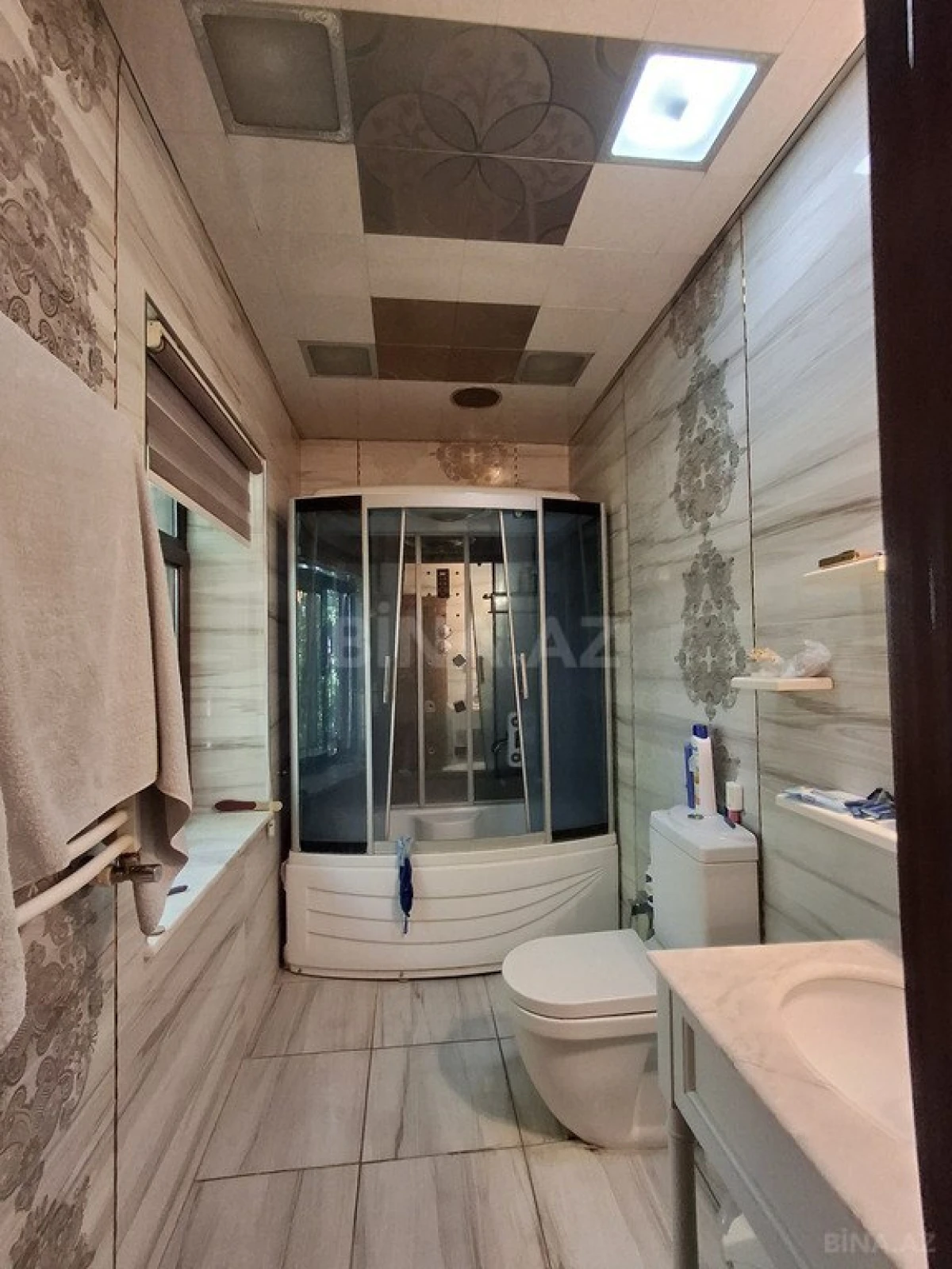 Satılır 9 otaqlı həyət evi 620 m²