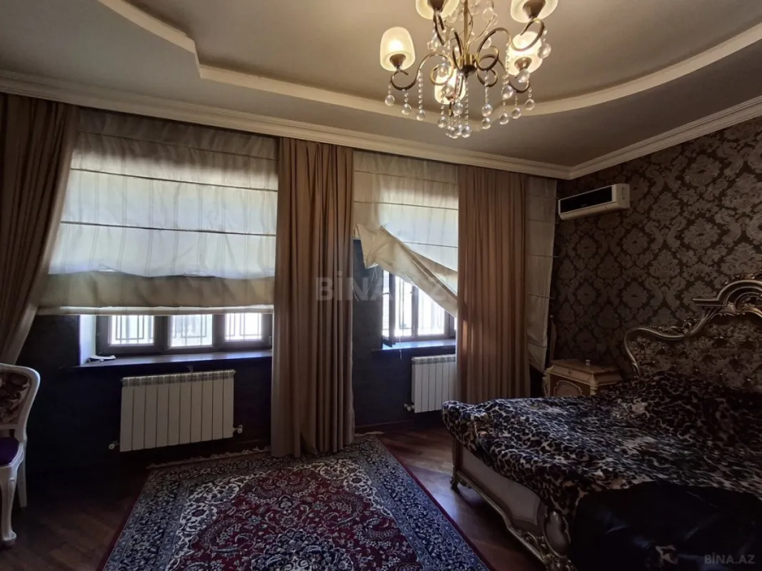 Satılır 9 otaqlı həyət evi 620 m²