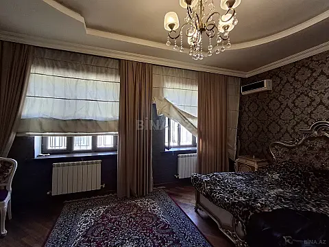 Satılır 9 otaqlı həyət evi 620 m²