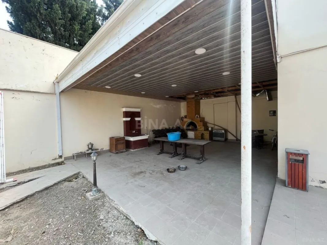 Satılır 9 otaqlı həyət evi 620 m²