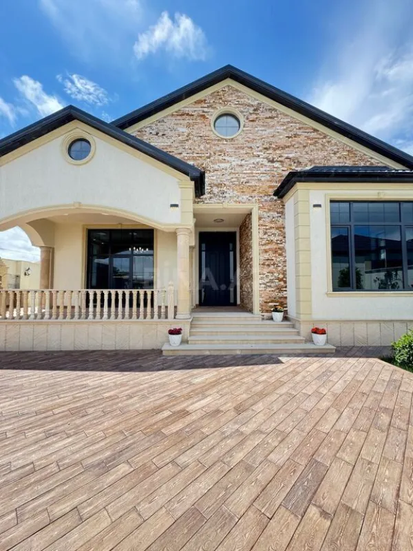 Satılır 4 otaqlı həyət evi 280 m²