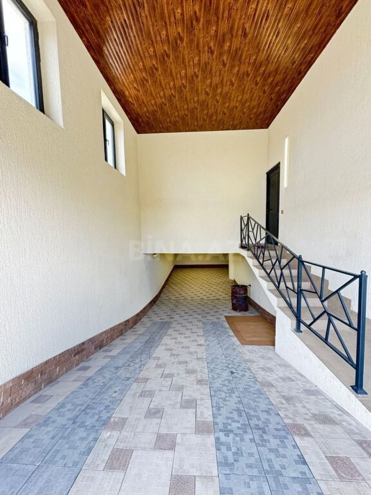 Satılır 4 otaqlı həyət evi 280 m²