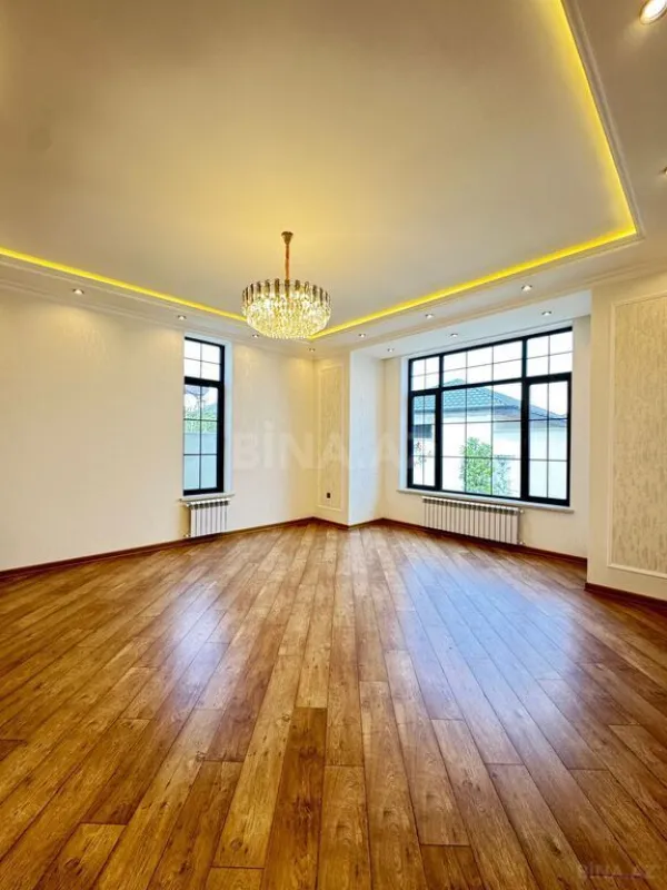 Satılır 4 otaqlı həyət evi 280 m²