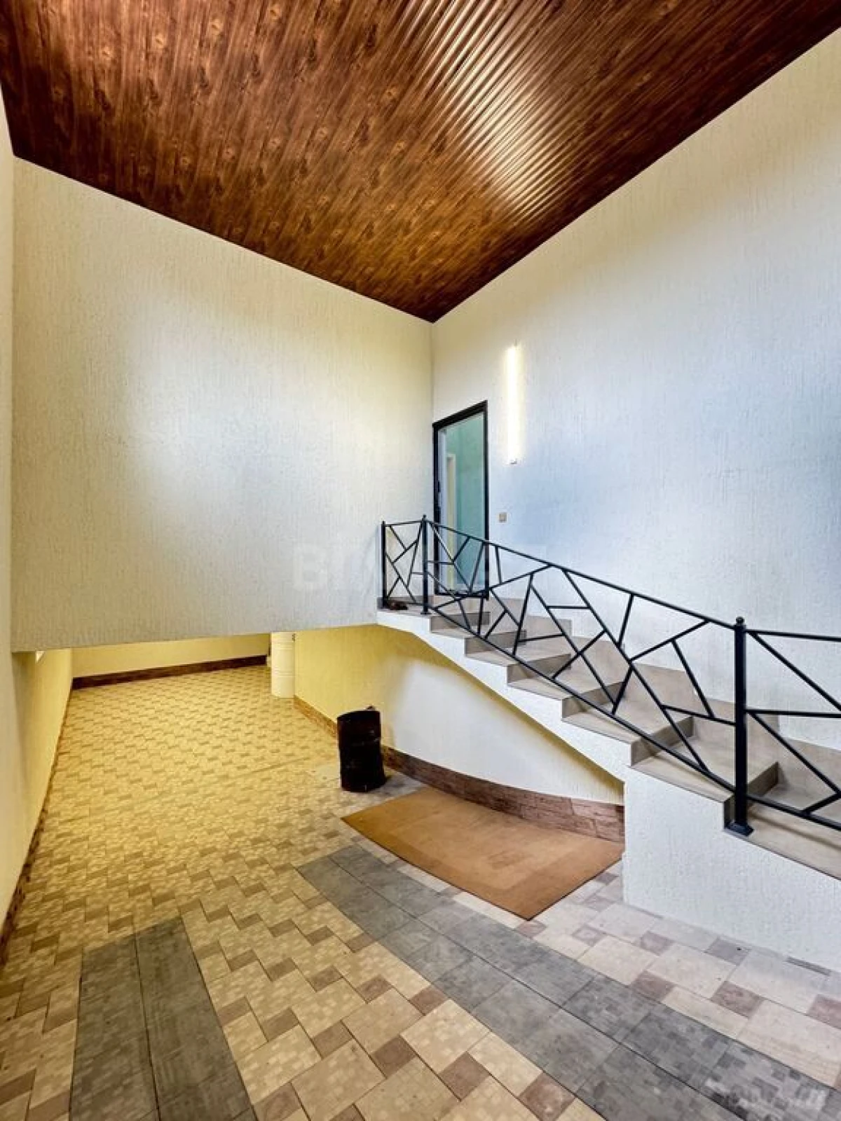 Satılır 4 otaqlı həyət evi 280 m²