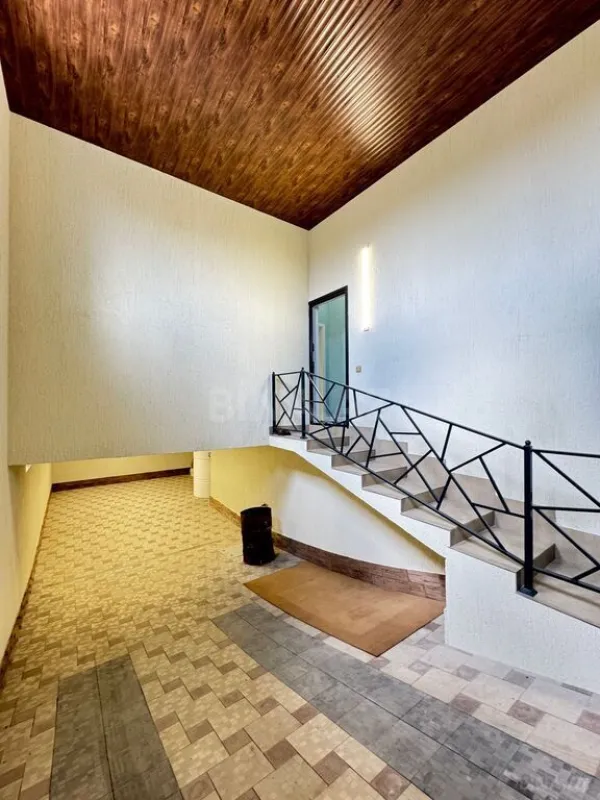 Satılır 4 otaqlı həyət evi 280 m²