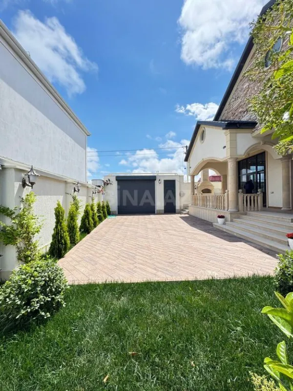 Satılır 4 otaqlı həyət evi 280 m²