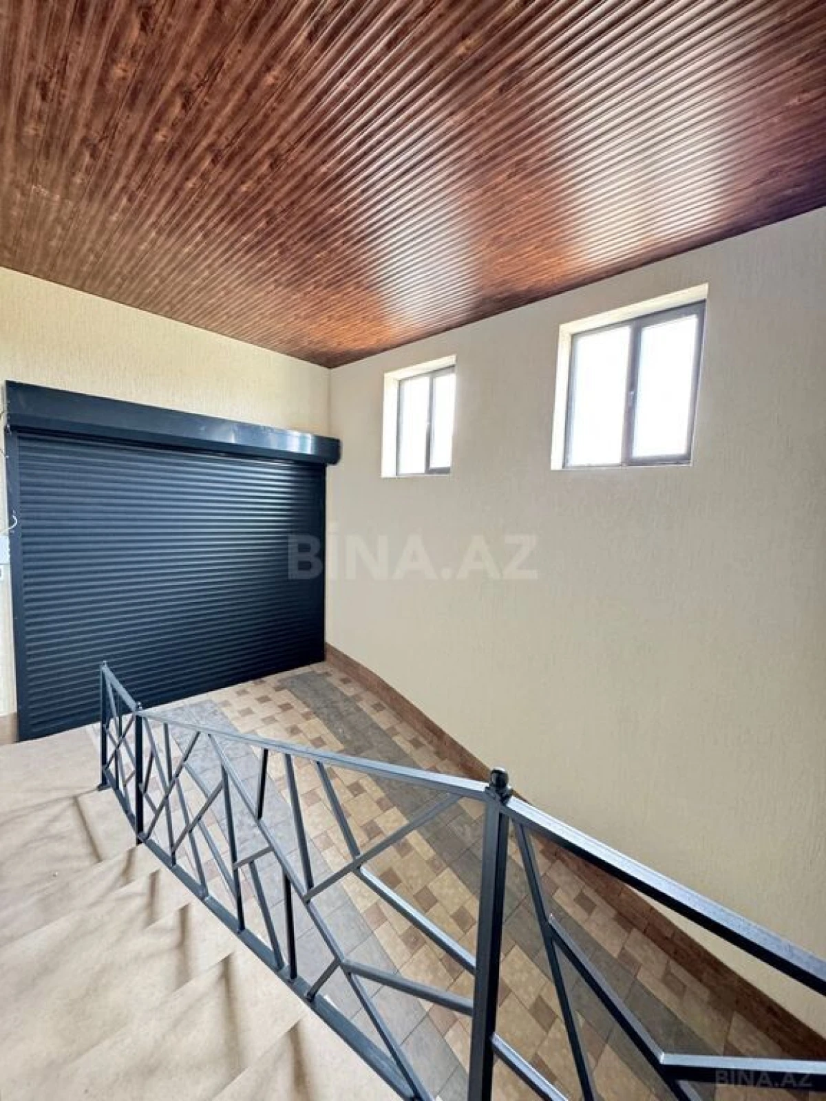 Satılır 4 otaqlı həyət evi 280 m²