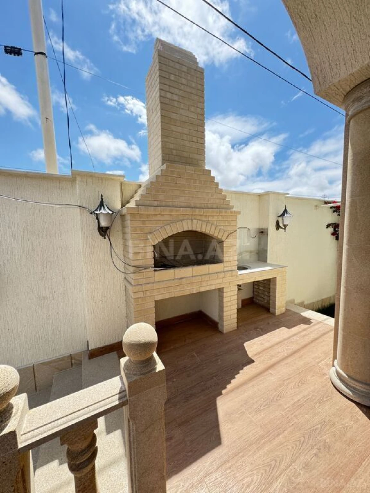 Satılır 4 otaqlı həyət evi 280 m²