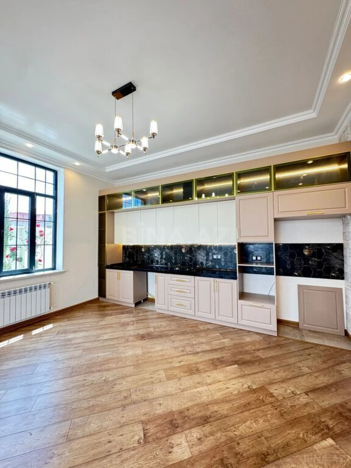 Satılır 4 otaqlı həyət evi 280 m²