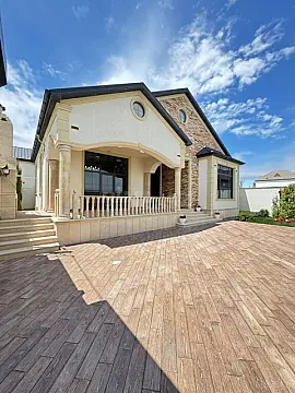 Satılır 4 otaqlı həyət evi 280 m²