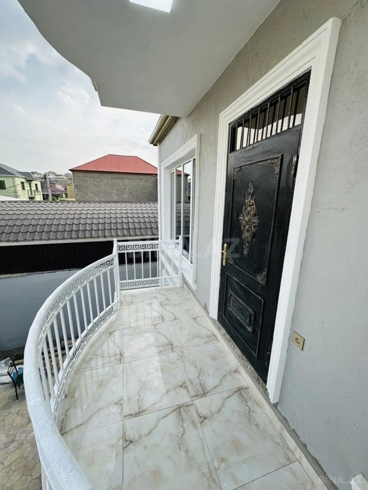 Satılır 5 otaqlı həyət evi 157 m²