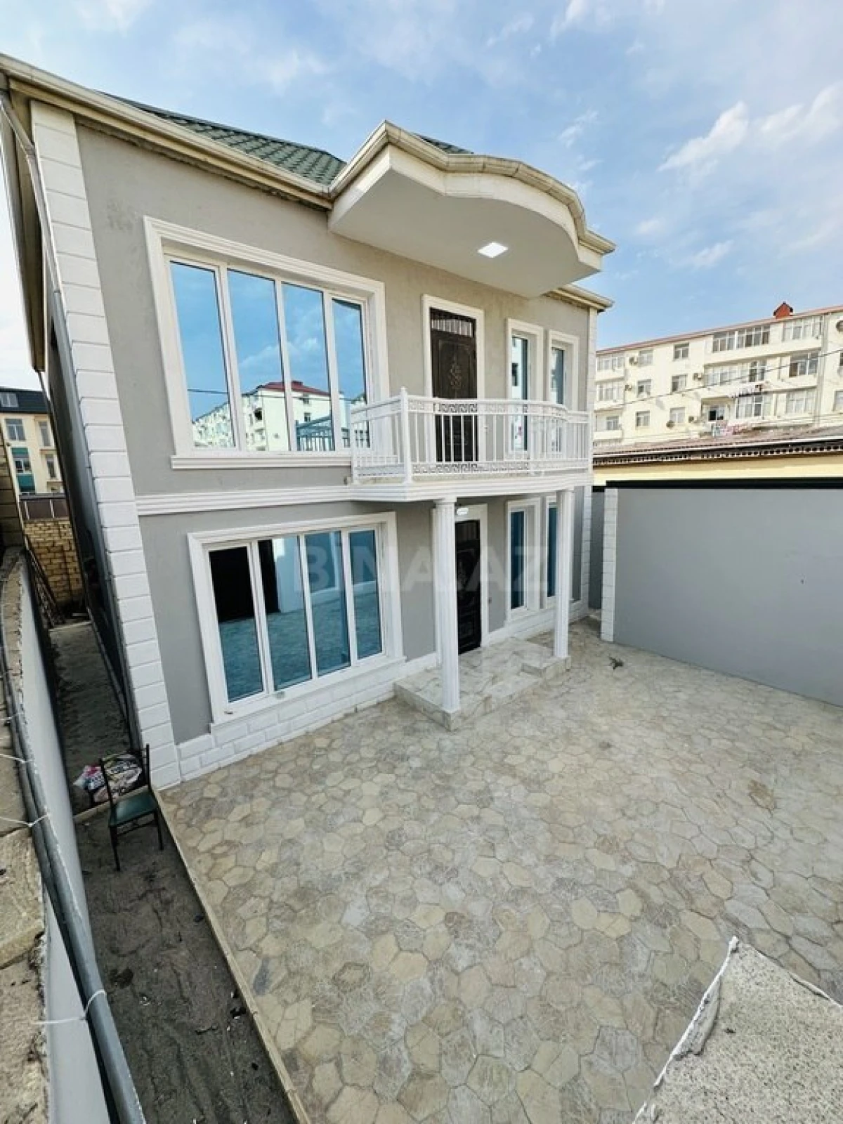 Satılır 5 otaqlı həyət evi 157 m²