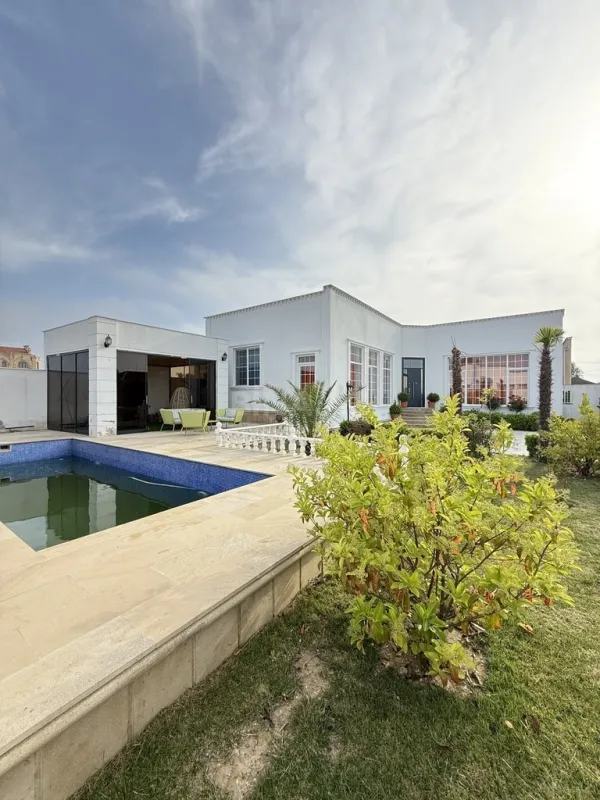 Satılır 4 otaqlı həyət evi 155 m²