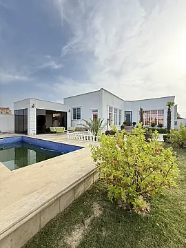 Satılır 4 otaqlı həyət evi 155 m²