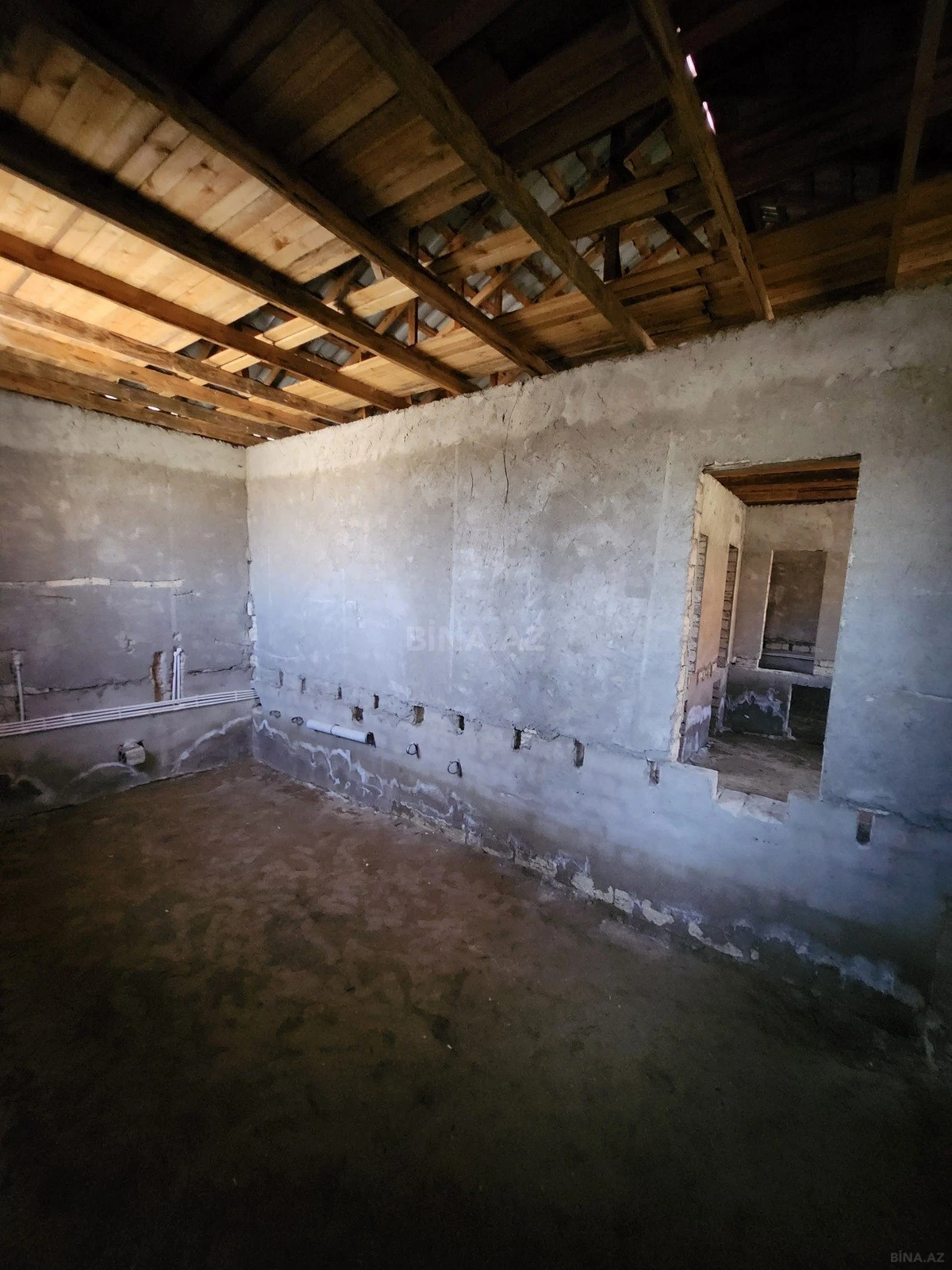 Satılır 6 otaqlı həyət evi 180 m²