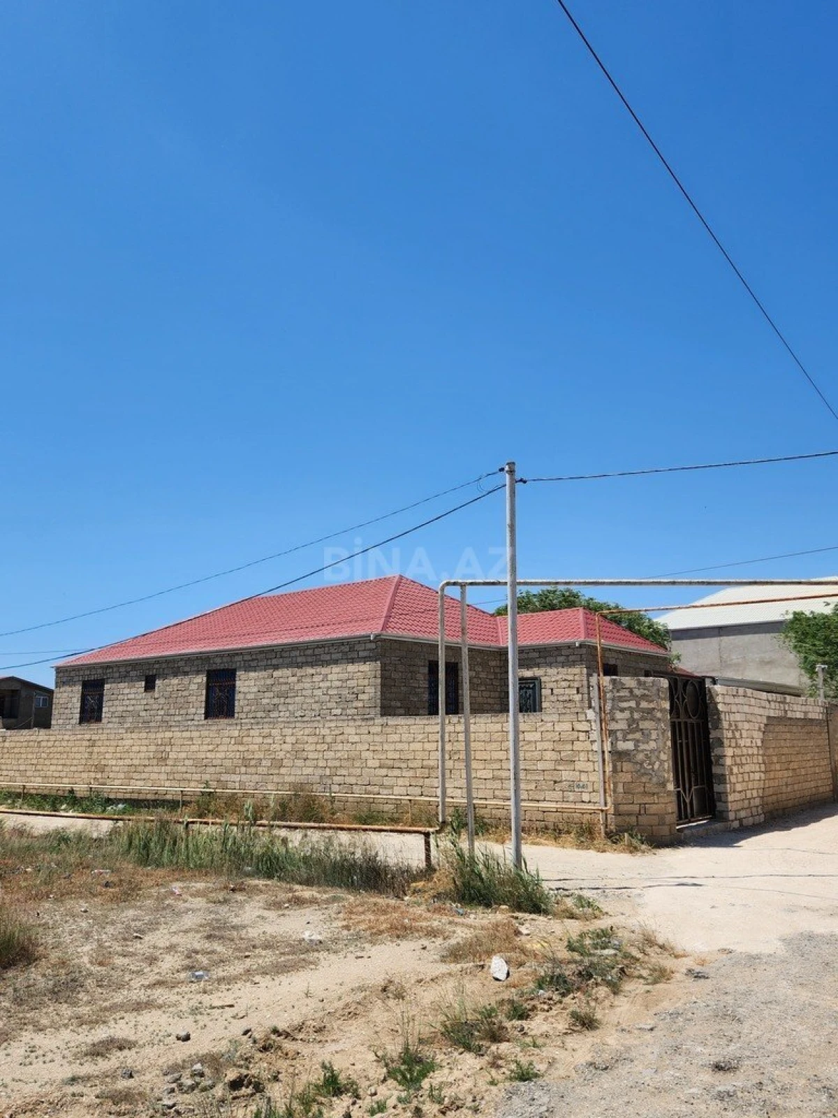 Satılır 6 otaqlı həyət evi 180 m²