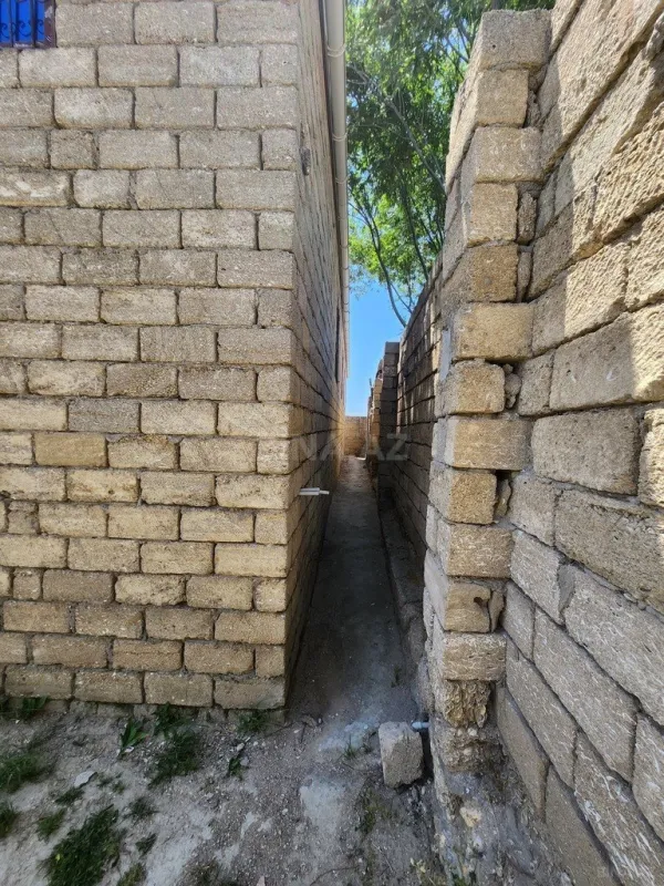 Satılır 6 otaqlı həyət evi 180 m²