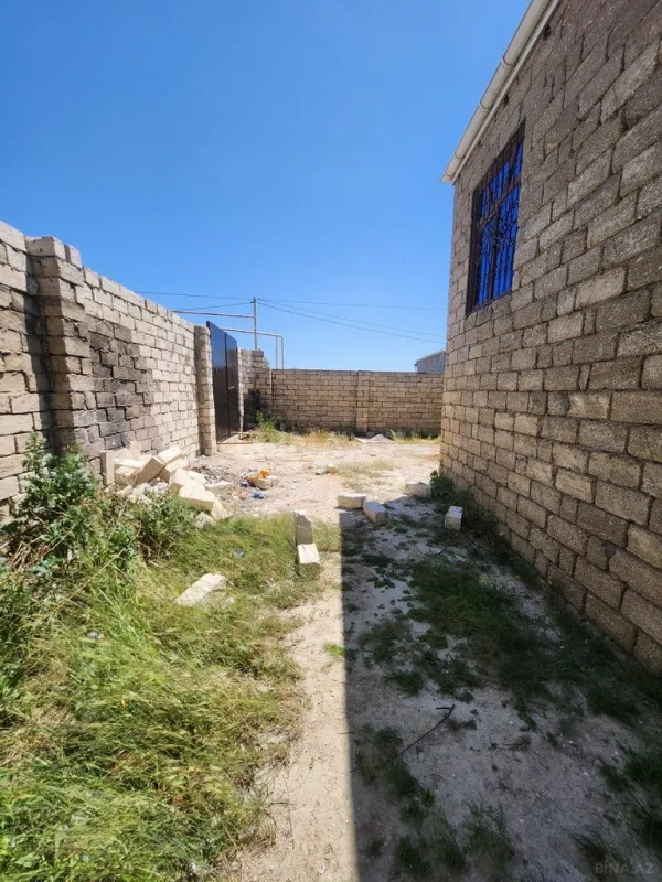 Satılır 6 otaqlı həyət evi 180 m²