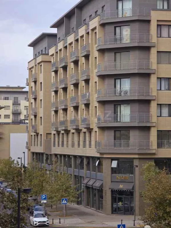 Satılır 4 otaqlı mənzil 149 m²