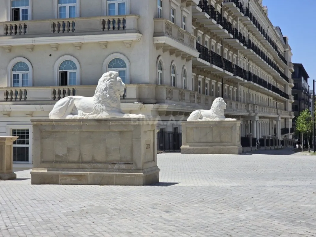 Satılır 4 otaqlı mənzil 149 m²