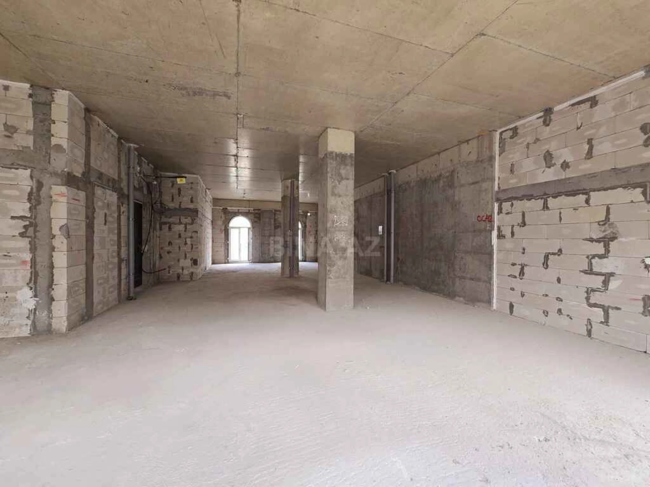 Satılır 4 otaqlı mənzil 149 m²