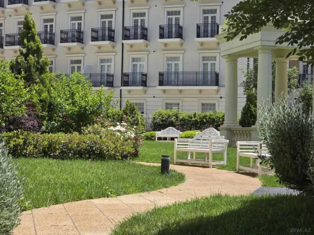 Satılır 4 otaqlı mənzil 149 m²