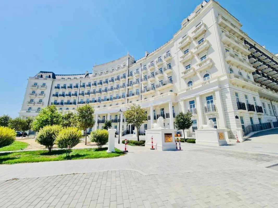 Satılır 4 otaqlı mənzil 149 m²