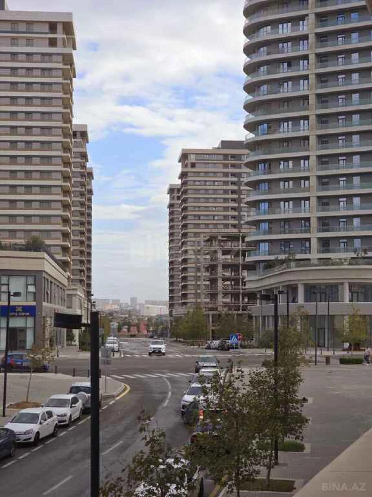 Satılır 4 otaqlı mənzil 149 m²