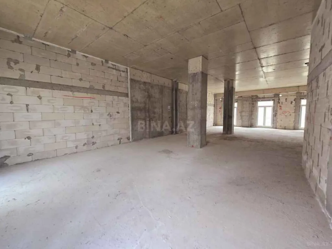 Satılır 4 otaqlı mənzil 149 m²