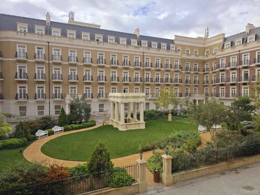 Satılır 4 otaqlı mənzil 149 m²