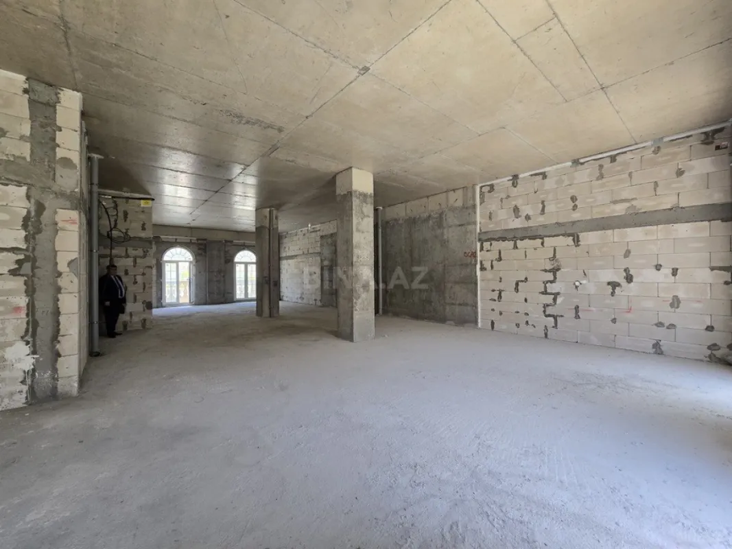 Satılır 4 otaqlı mənzil 149 m²