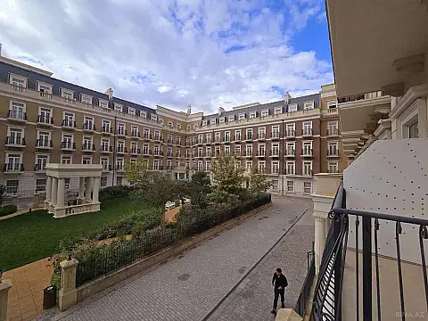 Satılır 4 otaqlı mənzil 149 m²